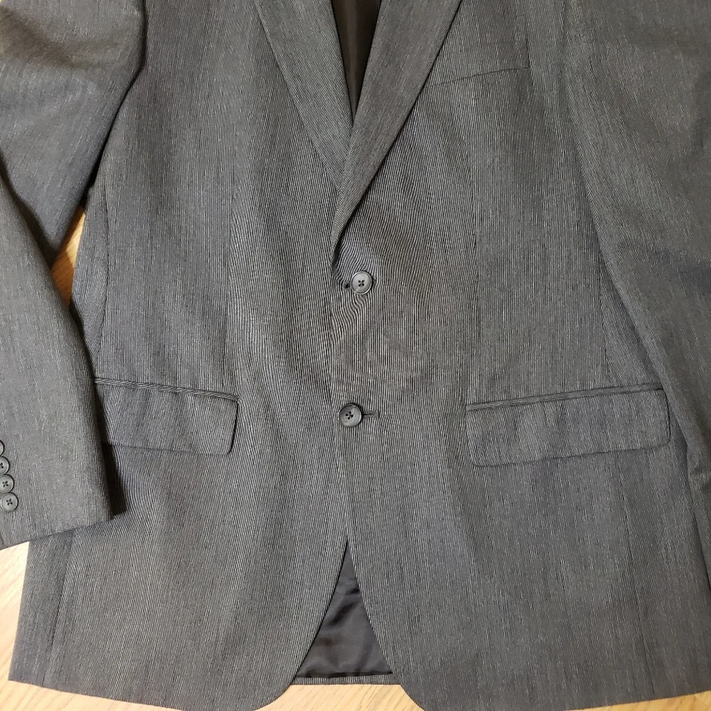 Stafford Men's Gray Suit